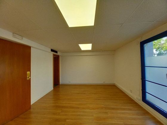Foto 2 de Alquiler de oficina en El Carmel de 66 m²