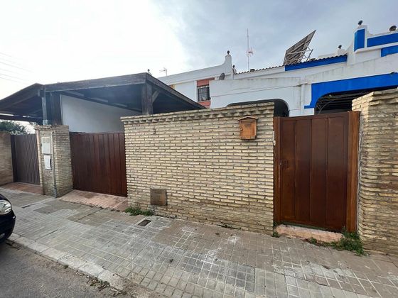 Foto 1 de Venta de casa en calle Cordoba de 3 habitaciones y 228 m²