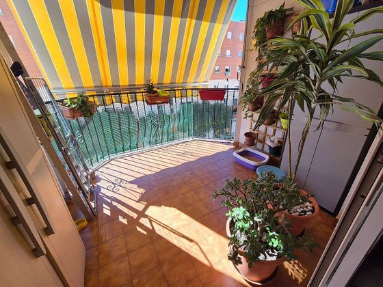 Foto 1 de Venta de piso en calle Alejandro Dumas de 3 habitaciones con terraza y piscina