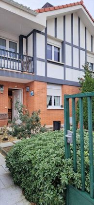 Foto 1 de Casa en venta en Santurtzi de 4 habitaciones con terraza y piscina