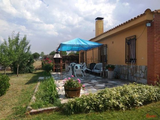 Foto 2 de Casa rural en venda a Calvarrasa de Arriba de 2 habitacions amb piscina i jardí