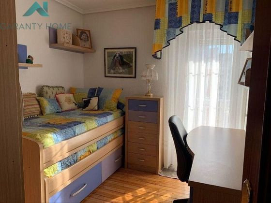 Foto 1 de Pis en venda a Santoña de 3 habitacions amb balcó i calefacció