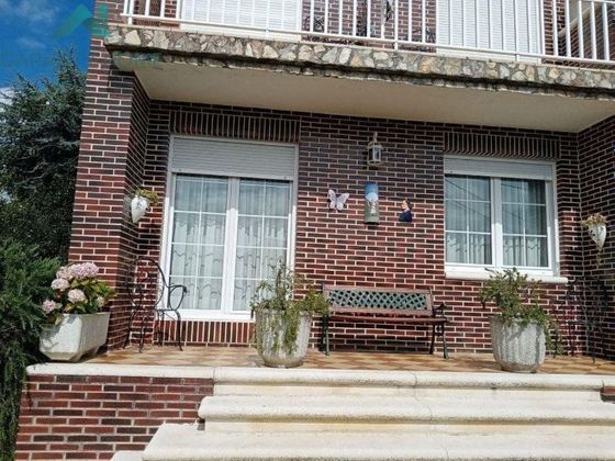 Foto 1 de Casa adossada en venda a Colunga de 4 habitacions amb terrassa