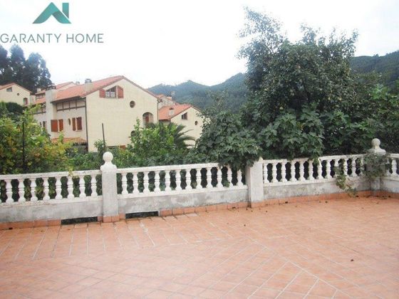 Foto 1 de Venta de chalet en Otañes - Talledo de 5 habitaciones con terraza y piscina
