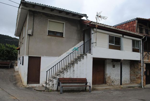Foto 1 de Casa rural en venta en Ramales de la Victoria de 3 habitaciones con terraza