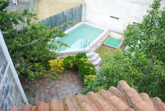 Foto 1 de Casa adossada en venda a Ramales de la Victoria de 4 habitacions amb terrassa i piscina
