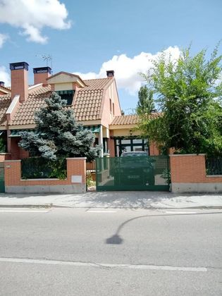 Foto 2 de Chalet en venta en carretera Villabañez de 4 habitaciones con terraza y piscina