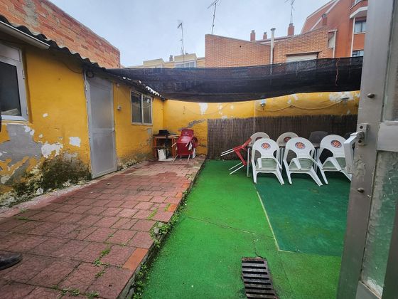 Foto 2 de Casa en venda a calle Fragua de 2 habitacions amb jardí i calefacció