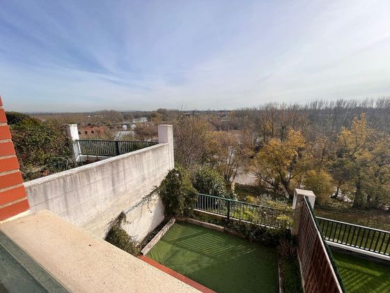 Foto 2 de Casa en venda a Simancas de 3 habitacions amb terrassa i garatge