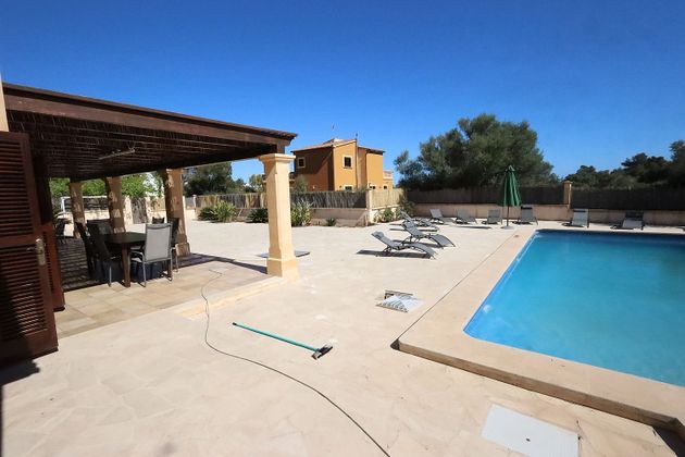 Foto 2 de Casa adossada en venda a Cales de Mallorca de 4 habitacions amb terrassa i piscina