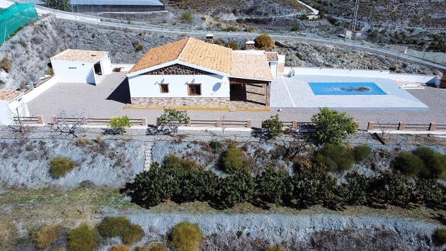 Foto 2 de Casa rural en venta en Molvízar de 3 habitaciones con terraza y piscina