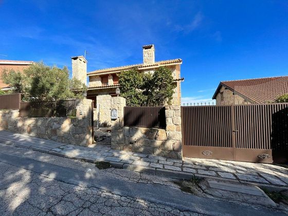 Foto 1 de Xalet en venda a Guadalix de la Sierra de 5 habitacions amb terrassa i garatge