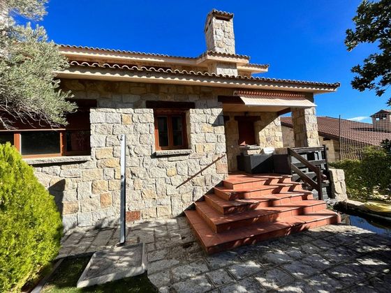 Foto 2 de Xalet en venda a Guadalix de la Sierra de 5 habitacions amb terrassa i garatge