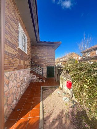Foto 2 de Casa en venda a Guadalix de la Sierra de 5 habitacions amb terrassa i piscina