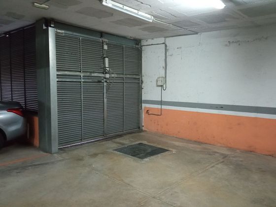 Foto 2 de Venta de garaje en calle Sant Esteve de 13 m²