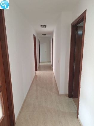 Foto 2 de Venta de piso en calle Marqués de Montemar de 3 habitaciones con ascensor