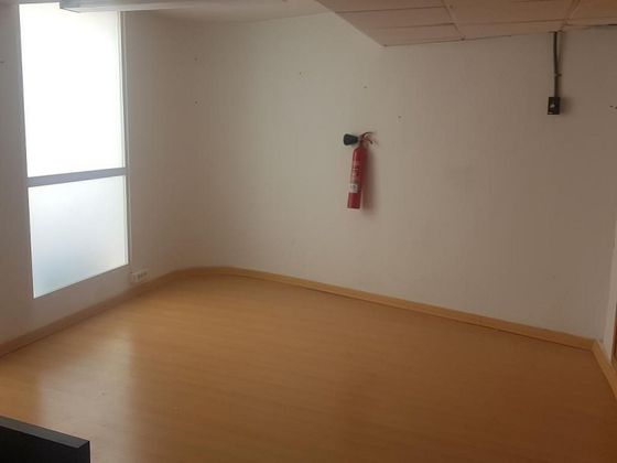 Foto 2 de Oficina en venda a Centro Urbano amb terrassa i aire acondicionat
