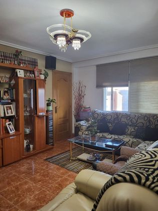 Foto 2 de Venta de piso en Benicalap de 2 habitaciones con balcón y aire acondicionado