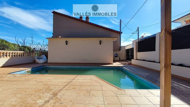 Foto 2 de Xalet en venda a Viladecavalls de 4 habitacions amb terrassa i piscina