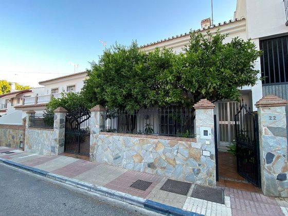 Foto 1 de Casa en lloguer a calle Doctor Jesus Galvez de 6 habitacions amb terrassa i jardí