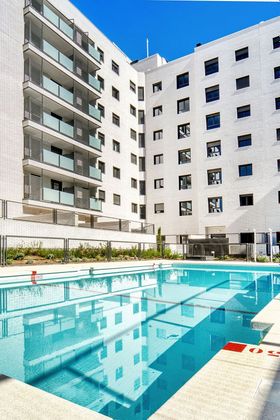 Foto 2 de Alquiler de piso en calle De Las Viñas del Rio de 1 habitación con terraza y piscina