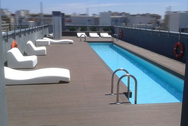 Foto 1 de Piso en alquiler en calle De Aldebarán de 2 habitaciones con terraza y piscina