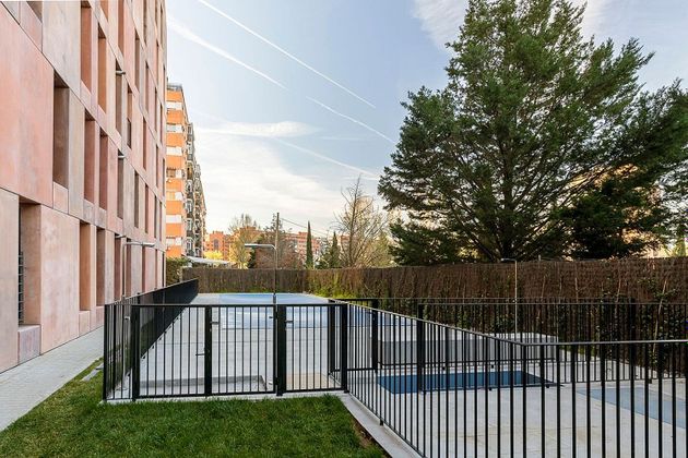 Foto 2 de Pis en lloguer a calle De Berrocal de 3 habitacions amb terrassa i piscina