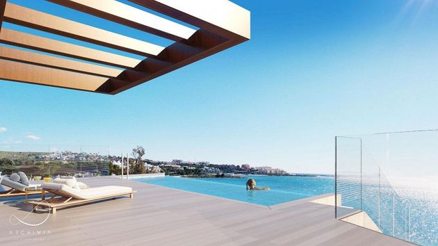 Foto 1 de Venta de dúplex en Estepona Oeste - Valle Romano - Bahía Dorada de 2 habitaciones con terraza y piscina