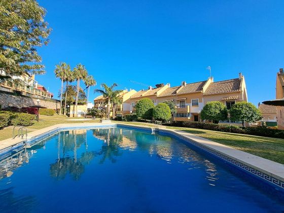 Foto 1 de Casa adossada en venda a Las Cancelas - Valdeolletas de 6 habitacions amb terrassa i piscina