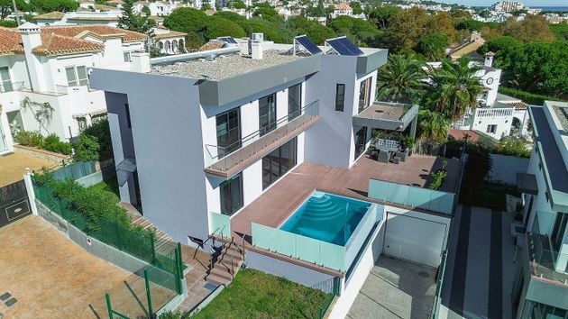 Foto 2 de Xalet en venda a Calahonda de 5 habitacions amb terrassa i piscina