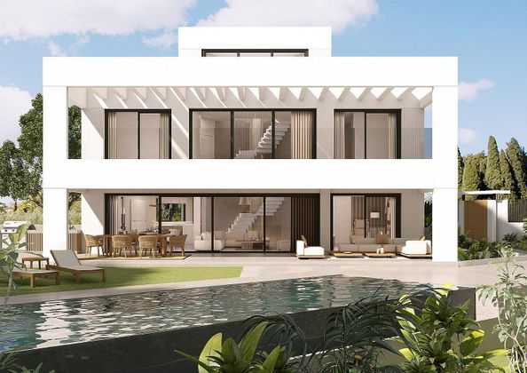 Foto 2 de Xalet en venda a Guadalmina de 6 habitacions amb terrassa i piscina