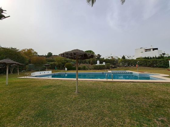 Foto 2 de Casa adossada en venda a El Padrón - El Velerín - Voladilla de 3 habitacions amb terrassa i piscina