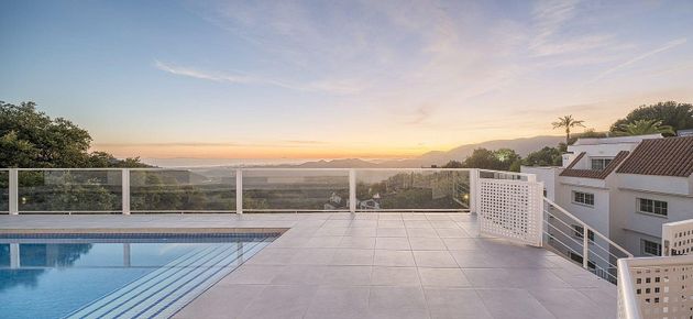 Foto 1 de Pis en venda a Istán de 2 habitacions amb terrassa i piscina