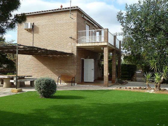 Foto 1 de Venta de chalet en Vandellòs de 4 habitaciones con terraza y jardín