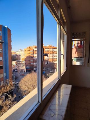 Foto 1 de Venta de piso en Santa Cruz - Industria - Polígono Campollano de 5 habitaciones con balcón y calefacción