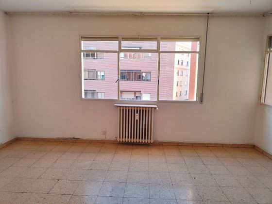 Foto 2 de Venta de piso en Santa Cruz - Industria - Polígono Campollano de 5 habitaciones con balcón y calefacción