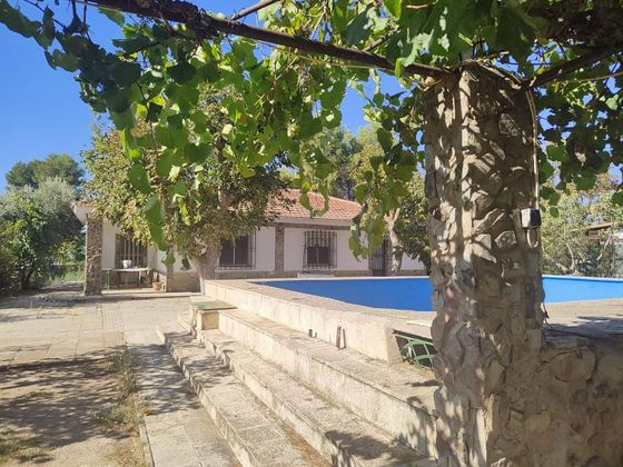 Foto 1 de Casa rural en venda a urbanización Ojos San Jorge de 4 habitacions amb piscina i jardí