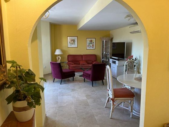 Foto 2 de Alquiler de ático en calle Sierra Bermeja de 3 habitaciones con terraza y piscina