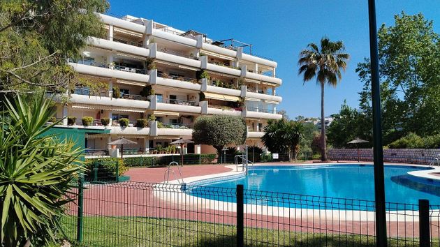 Foto 1 de Àtic en venda a urbanización Lugar Guadalmina Alta de 3 habitacions amb terrassa i piscina