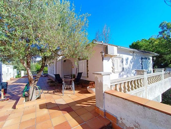 Foto 2 de Casa en venda a Sant Cebrià de Vallalta de 3 habitacions amb piscina i garatge