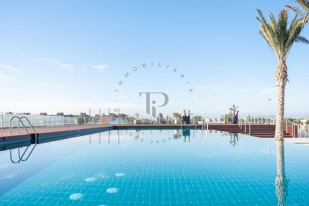 Foto 1 de Venta de piso en avenida De Les Corts Valencianes de 2 habitaciones con terraza y piscina
