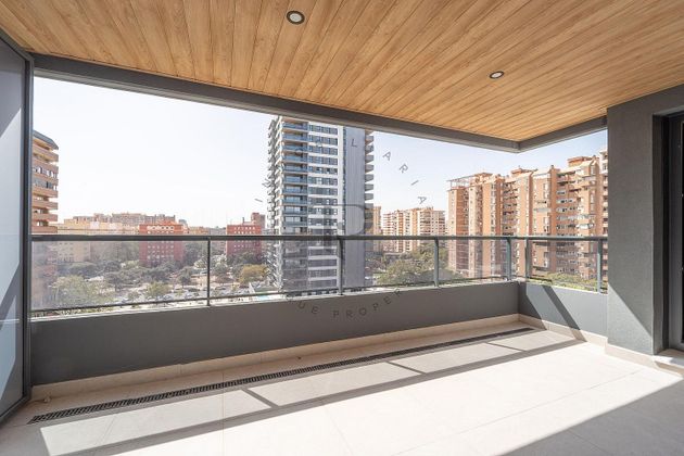 Foto 2 de Piso en alquiler en calle Del Serpis de 2 habitaciones con terraza y piscina