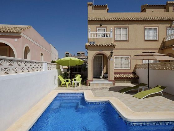 Foto 1 de Casa en venda a calle Clorca de 3 habitacions amb terrassa i piscina