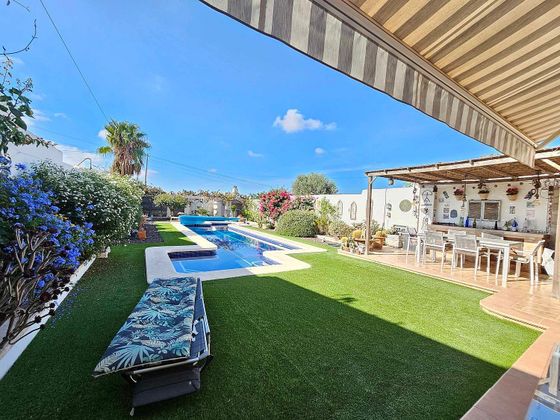Foto 2 de Casa en venda a polígono Lo Barriento de 4 habitacions amb terrassa i piscina