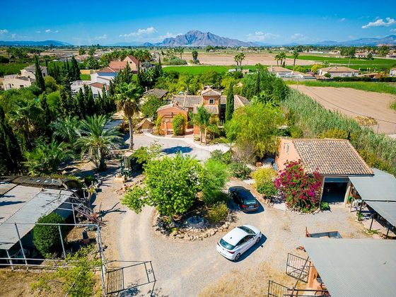 Foto 1 de Casa rural en venda a calle Gómez Mompean de 7 habitacions amb terrassa i piscina