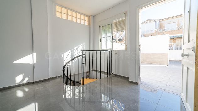 Foto 2 de Casa adossada en venda a calle Pablo Mercader Torregrosa de 2 habitacions amb terrassa i piscina