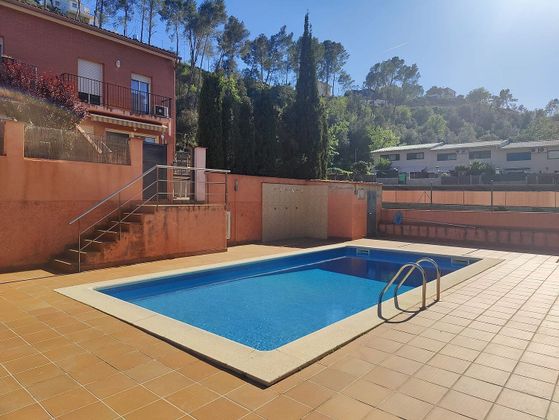 Foto 1 de Casa en venta en Cervelló de 5 habitaciones con terraza y piscina