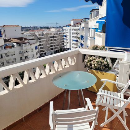 Foto 2 de Venta de piso en calle Sor Juana Ines de la Cruz de 2 habitaciones con terraza y piscina