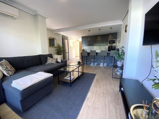 Foto 1 de Àtic en lloguer a calle D Nva Andaluc de 3 habitacions amb terrassa i piscina