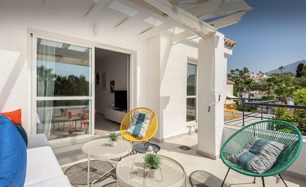 Foto 1 de Alquiler de piso en calle Aries de 2 habitaciones con terraza y piscina